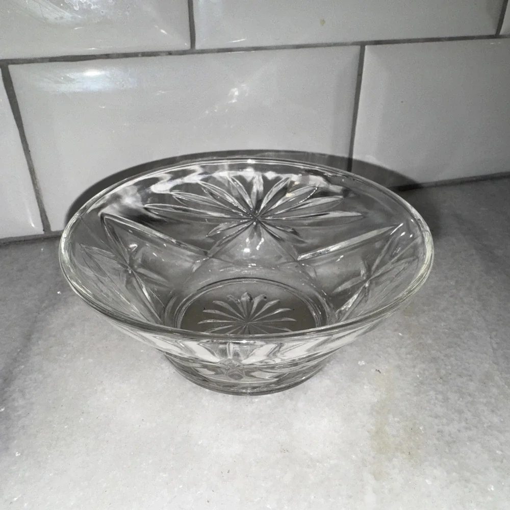 Vintage Anchor Hocking Early American Presscut‎ Star Of David Desert Bowl